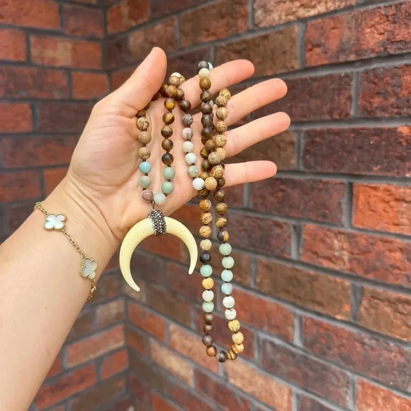 Artisan Ox Horn Pendant Natural Stone Necklace - Picture 7 of 8